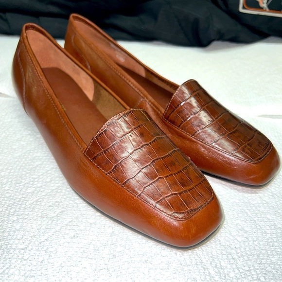 Enzo Angiolini Women’s Liberty Brown Leather Crocodile Pattern Loafers 8 1/2M - Picture 1 of 11